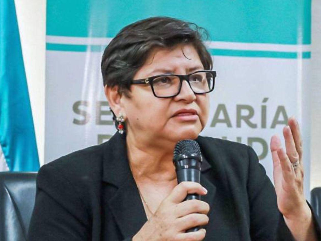 Carla Paredes a médicos descentralizados: Nosotros no tenemos ninguna relación laboral con ustedes