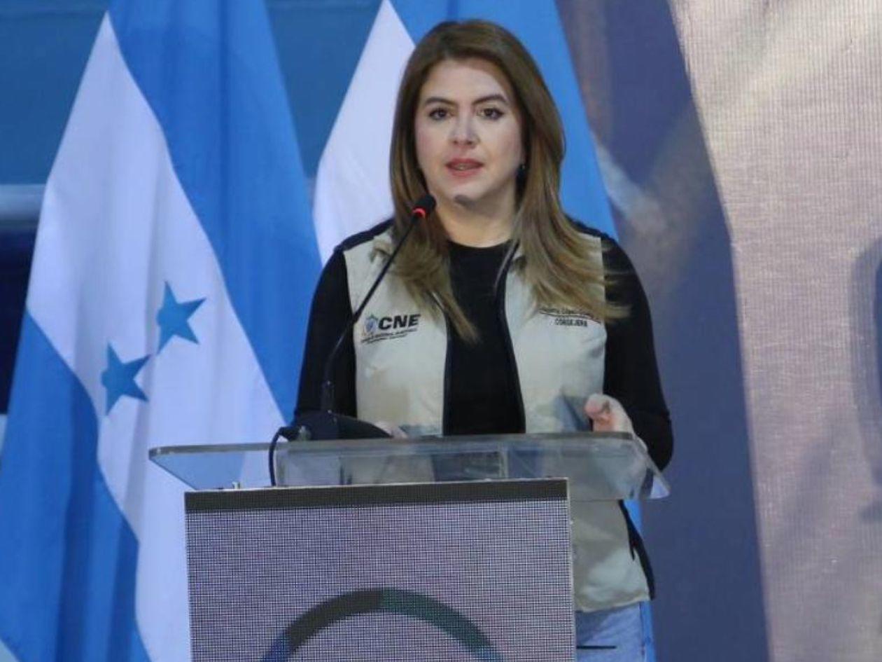 Cossette López denuncia presiones y amenazas de Marlon Ochoa por el TREP