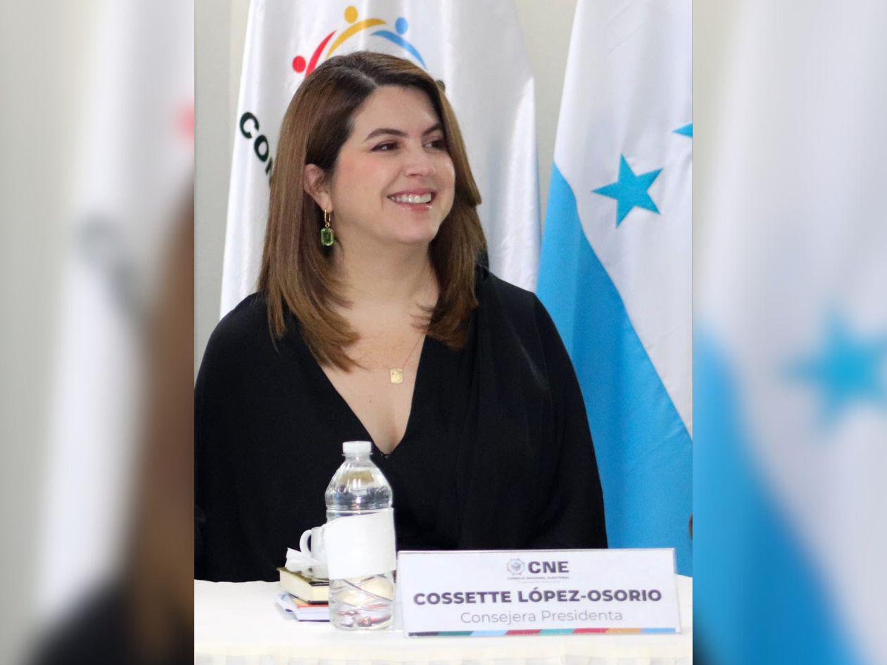 Cossette López: Es una falla técnica, no una decisión del CNE de detener los resultados
