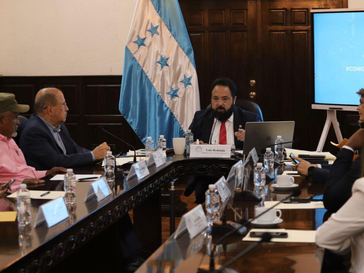 Redondo convoca a sesión este miércoles a Comisión Permanente del Congreso