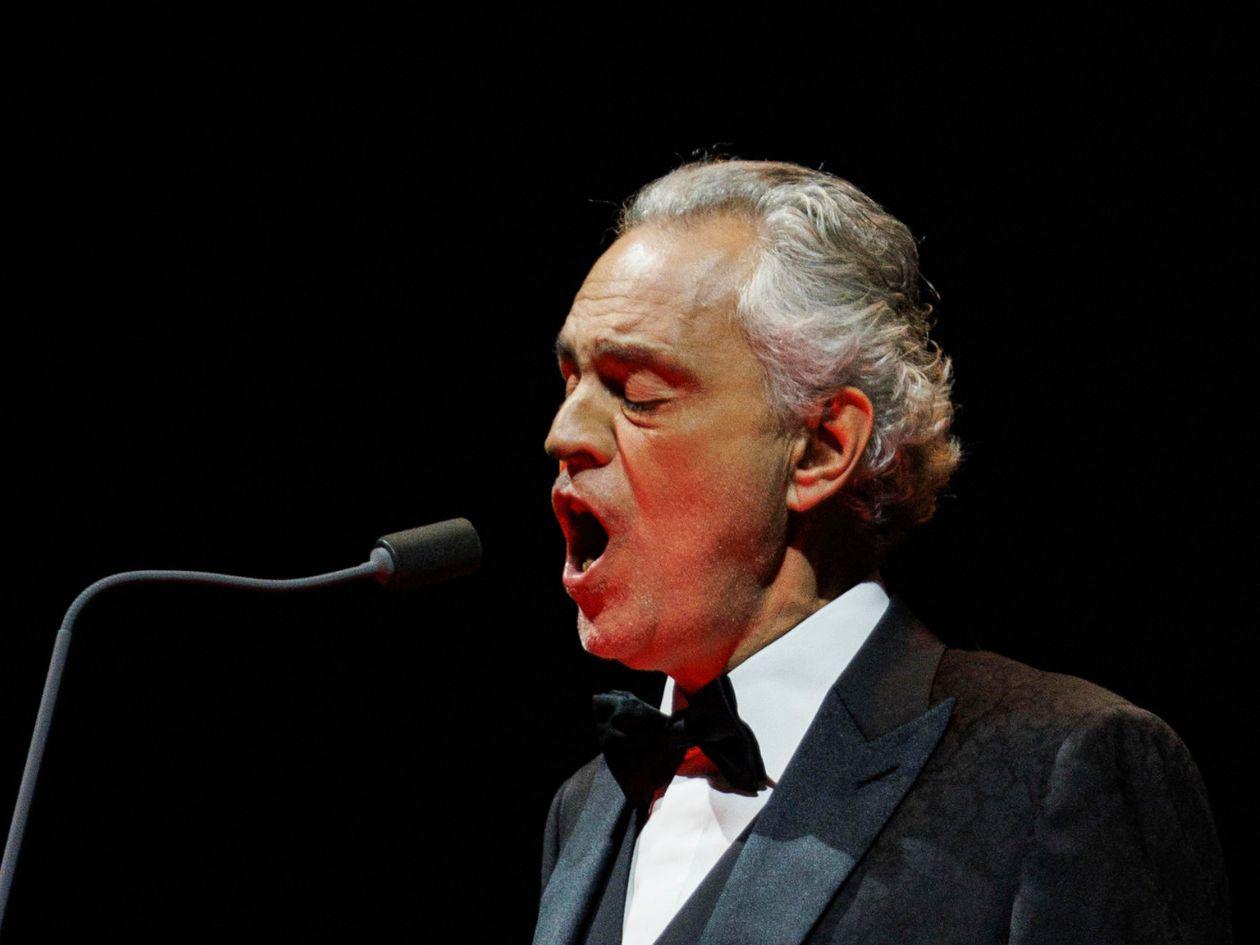 Andrea Bocelli canta a Trump en el Despacho Oval