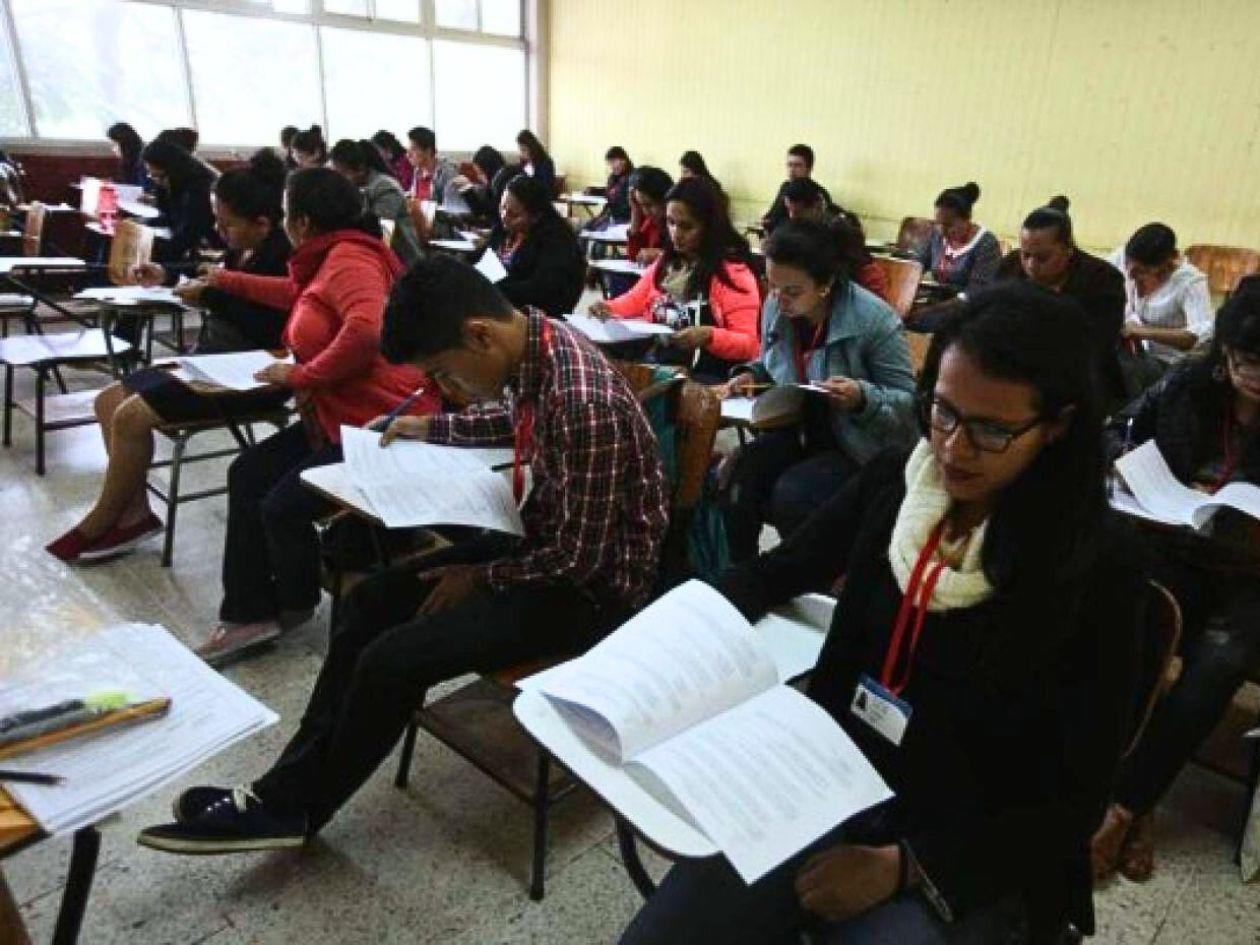 Más de 30,000 docentes inician inscripción para optar a una plaza, ¿cuántas hay disponibles?