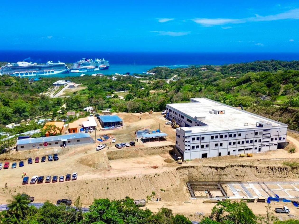Dos nuevos hospitales públicos comenzarán a funcionar pronto en Roatán