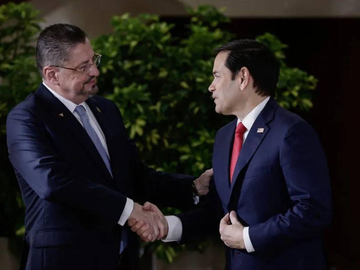 Chaves tilda de vergonzoso para Costa Rica el retiro de visas de EEUU a altos cargos