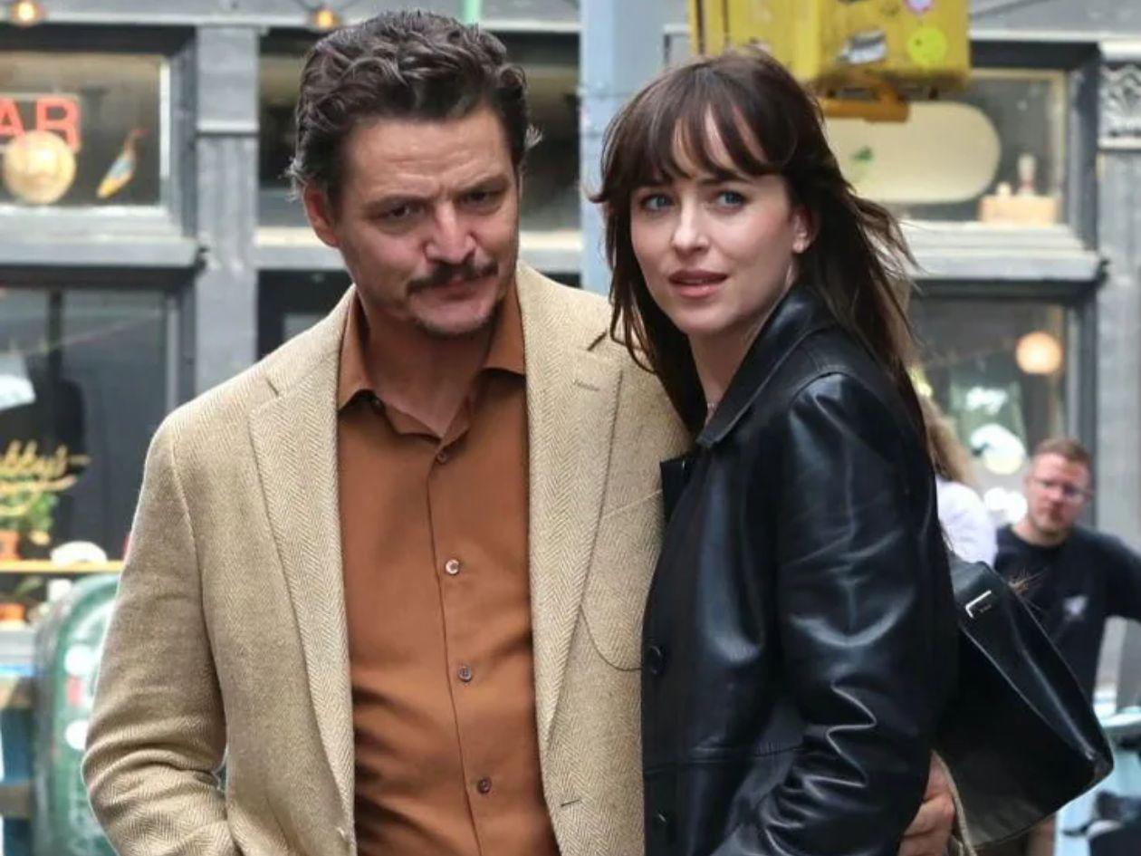 Pedro Pascal sugiere a Dakota Johnson exhibir contenido explícito