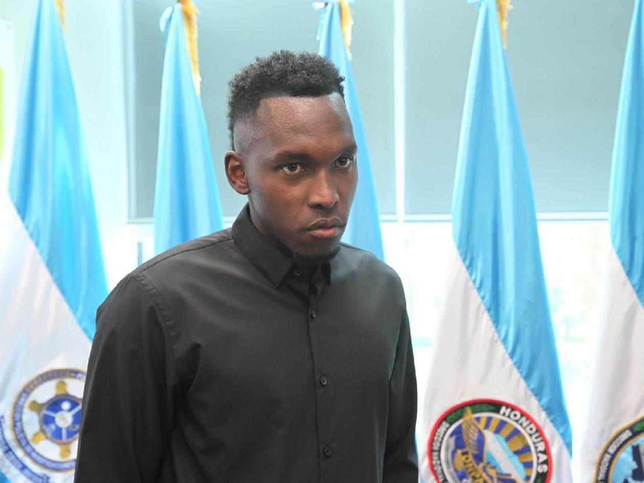 Elis sale en defensa de Rubilio y contesta el tema de Palma con Olympiacos