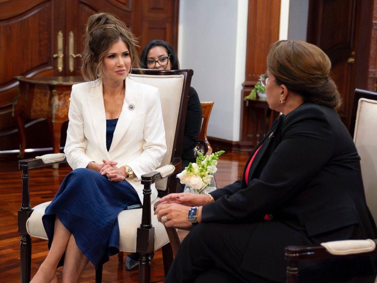 Kristi Noem agradece a Xiomara Castro tras visita a Honduras