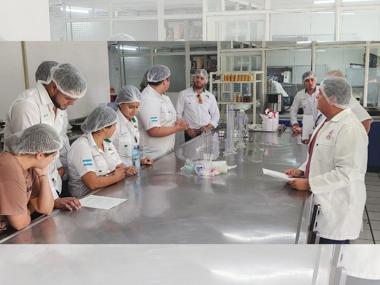 Estudiantes de Ciencias Agronómicas de USAP emprenden misión académica en la UAG de México