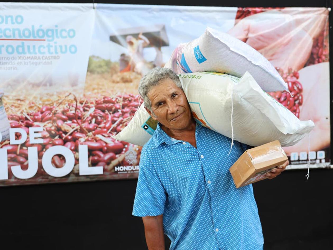 Más de 650 mil productores impulsan el agro con entrega de bonos en Olancho