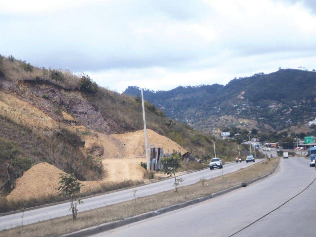 Usuario afirma sin fundamento que en el anillo periférico de Tegucigalpa hay casetas de peaje