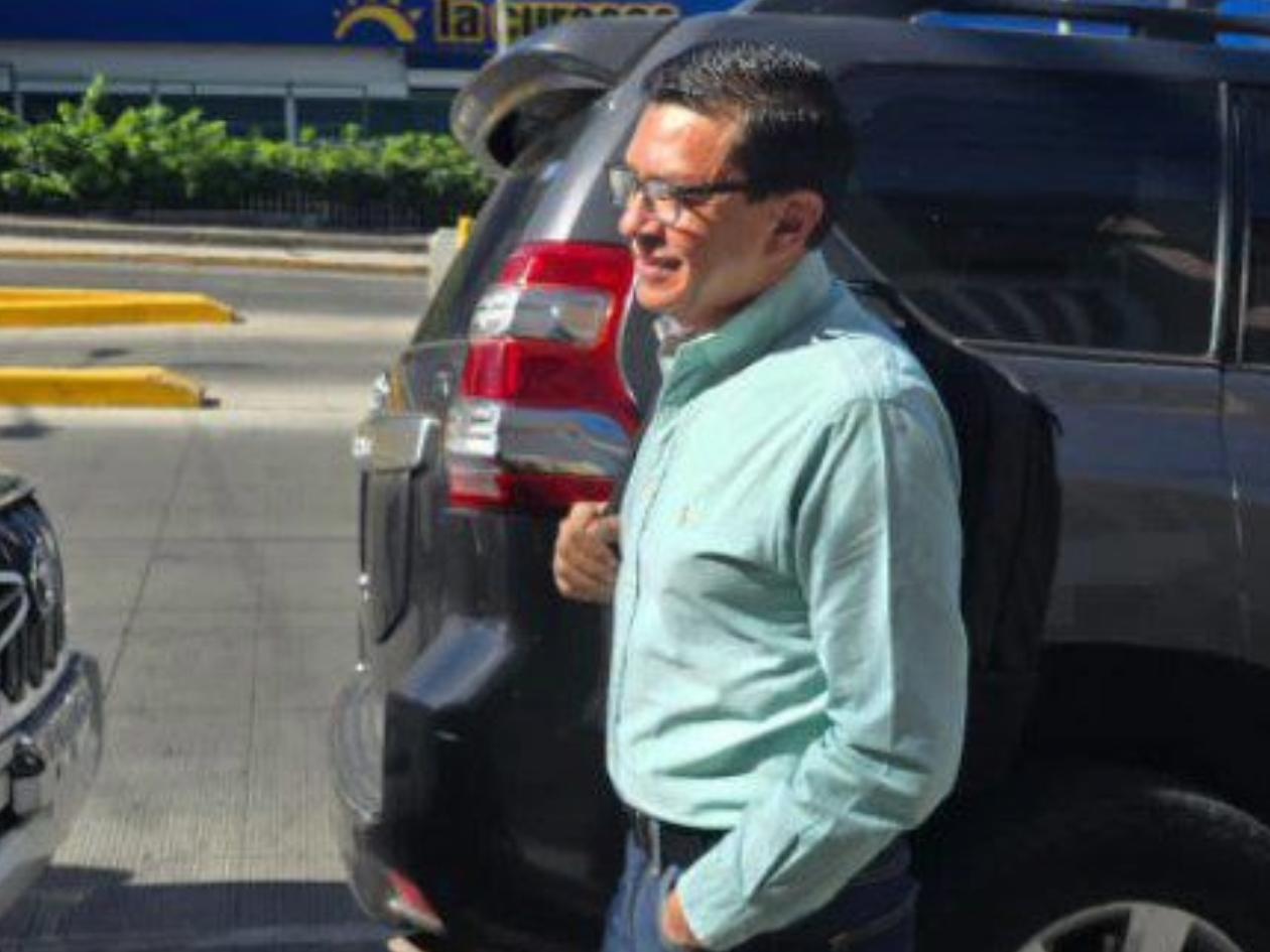 Encargado de transporte de maletas electorales: Mi socio es de Libre