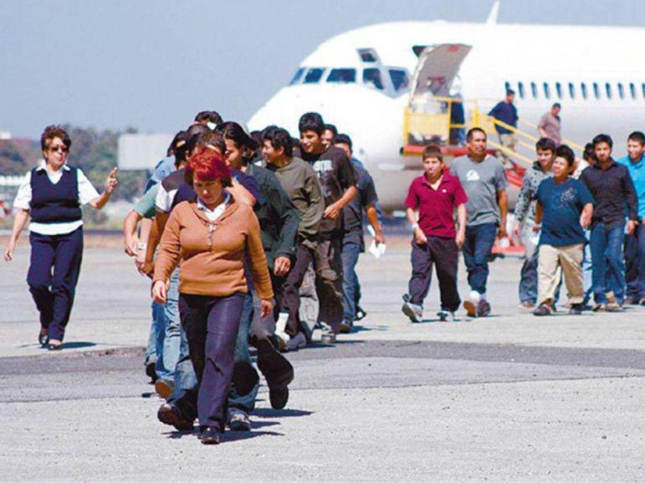 Migrantes deportados necesitan mecanismos de protección, señala el Conadeh