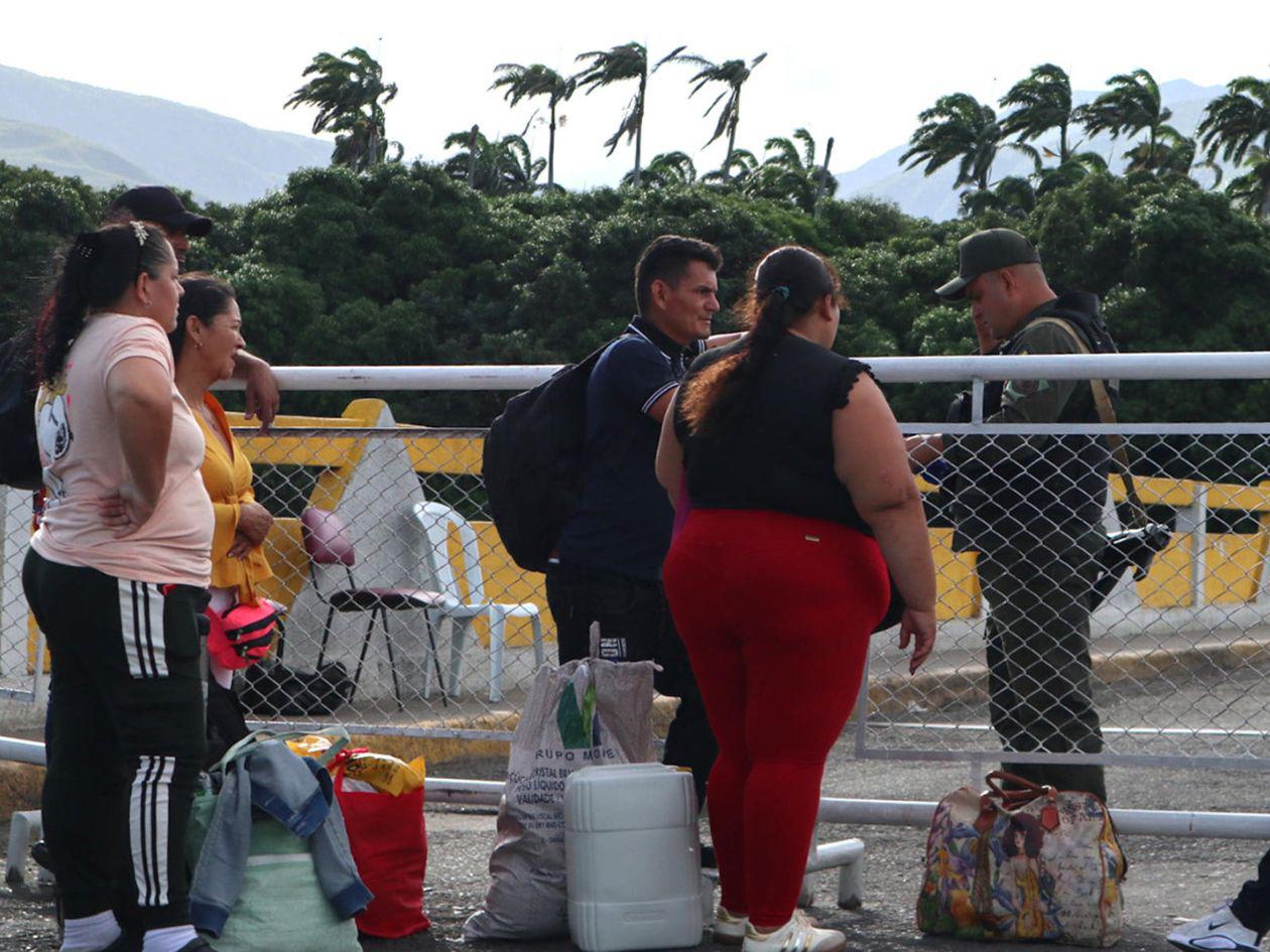 Venezuela cierrra sus pasos fronterizos durante 48 horas por comicios locales