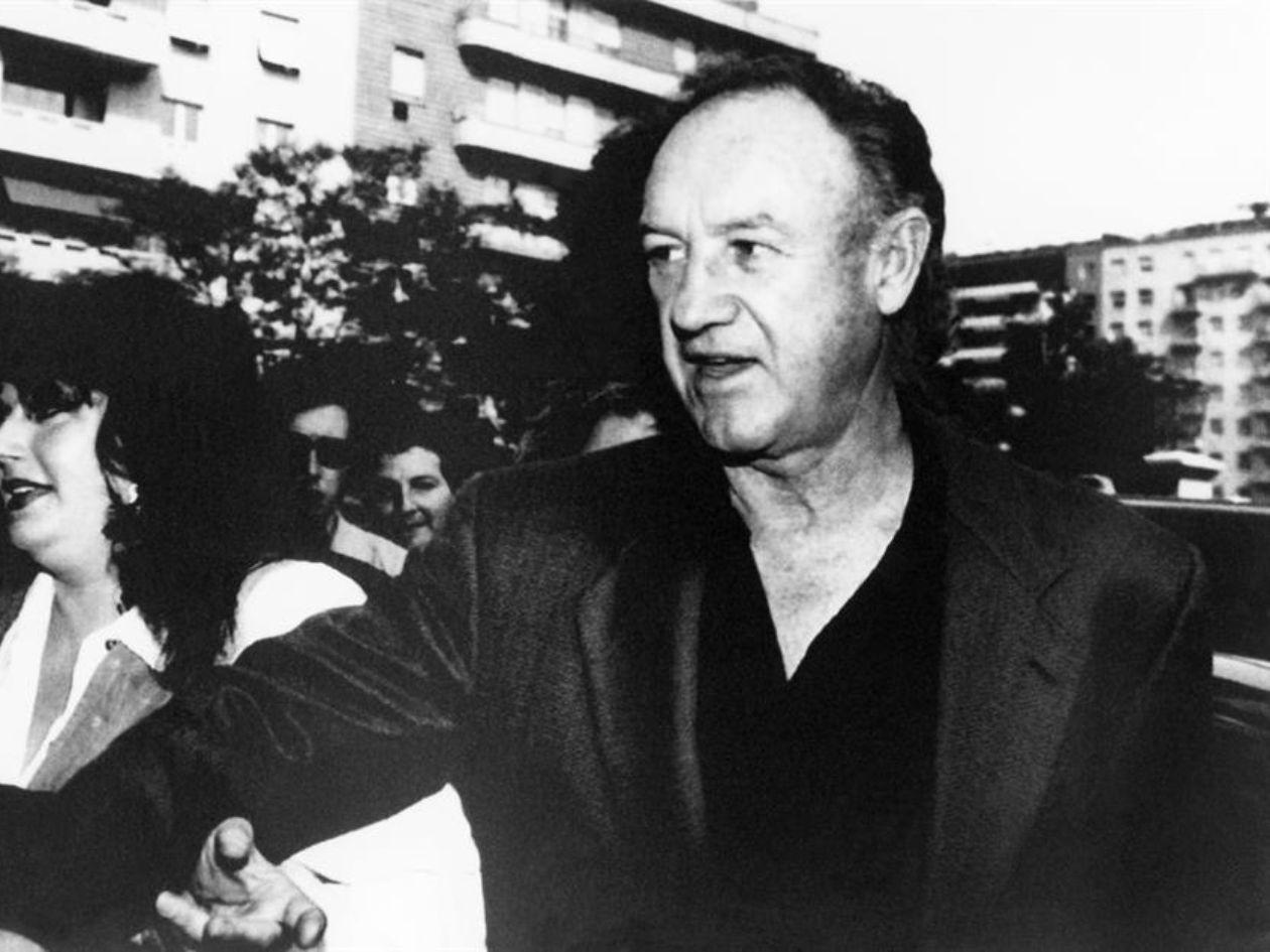 Califican la muerte de Gene Hackman y su esposa como “sospechosa”