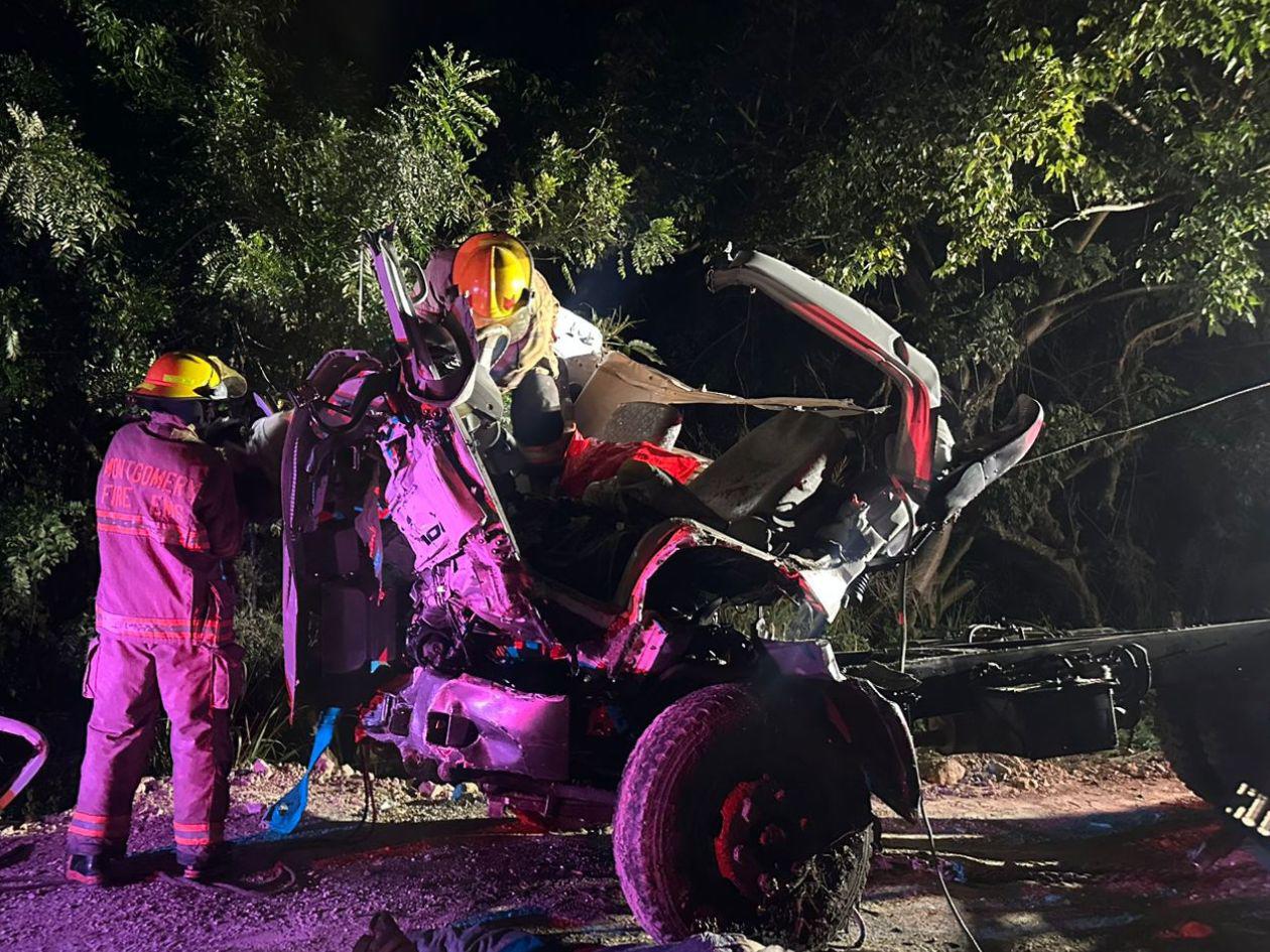 Dos personas mueren y una resulta herida tras caer camión al río Rixe en Ocotepeque