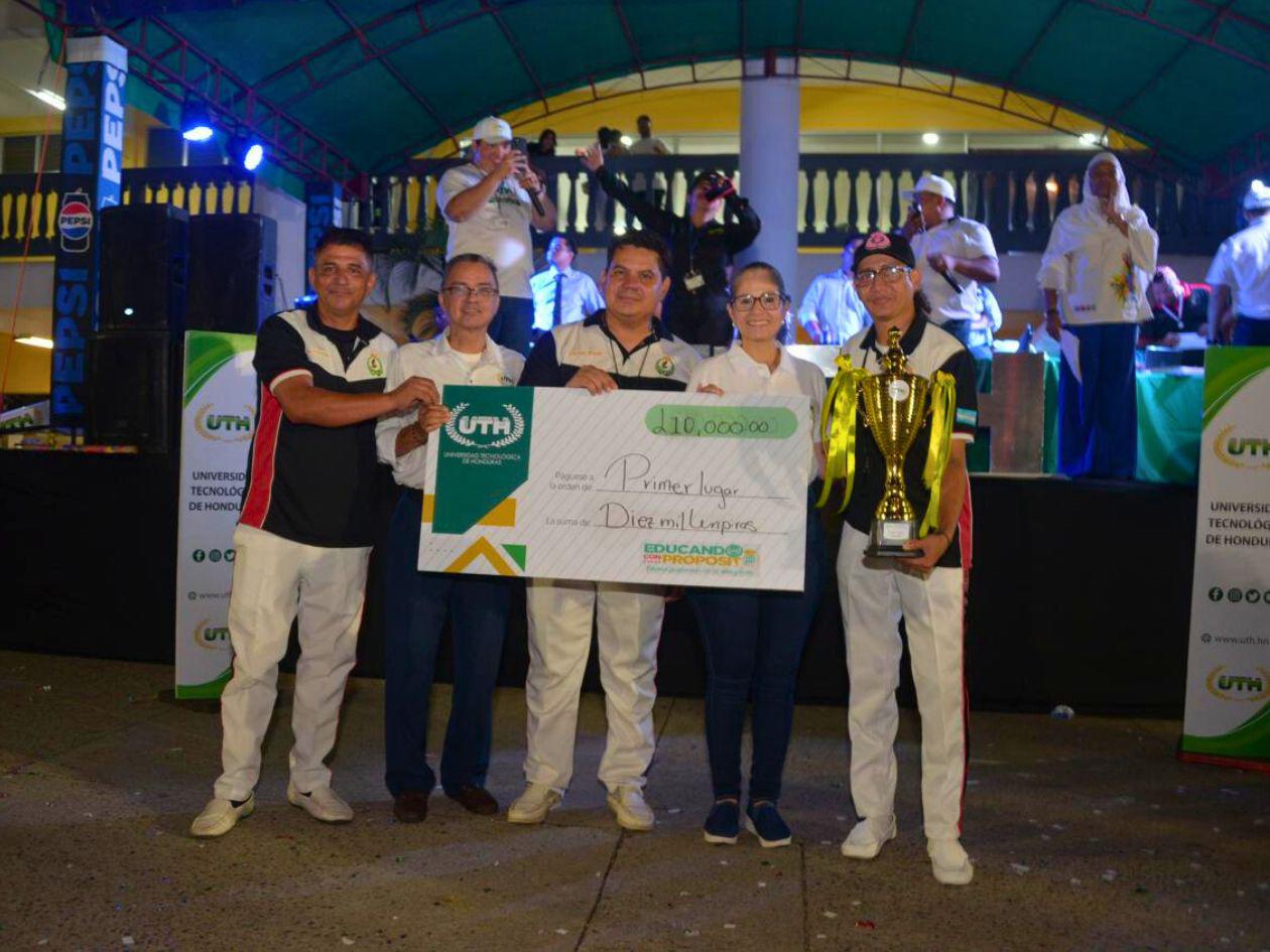 UTH cierra el mes patrio con la sexta edición de la Competencia Bandas de Guerra 2025