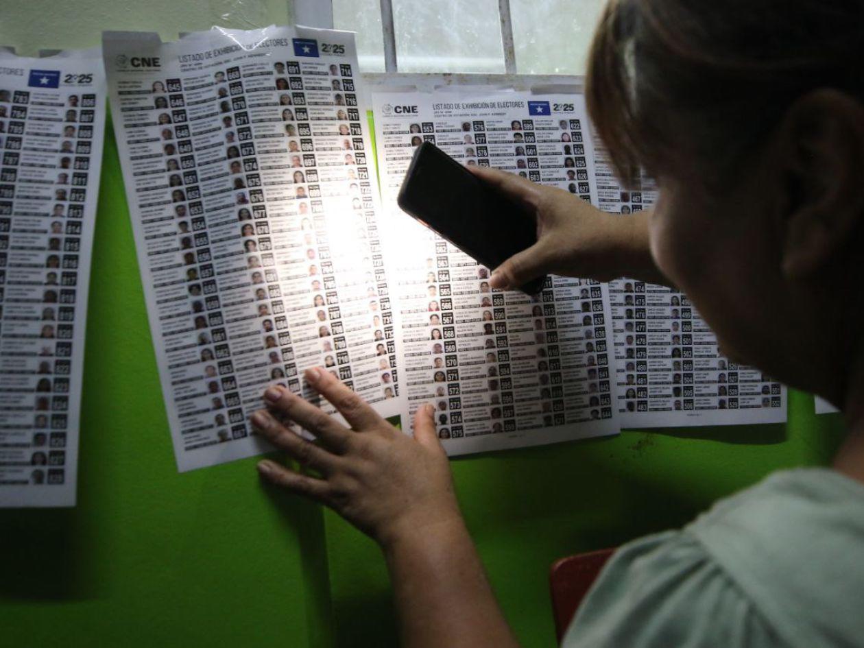 Hasta las 7:30 pm entregaron material electoral en centros de Tegucigalpa