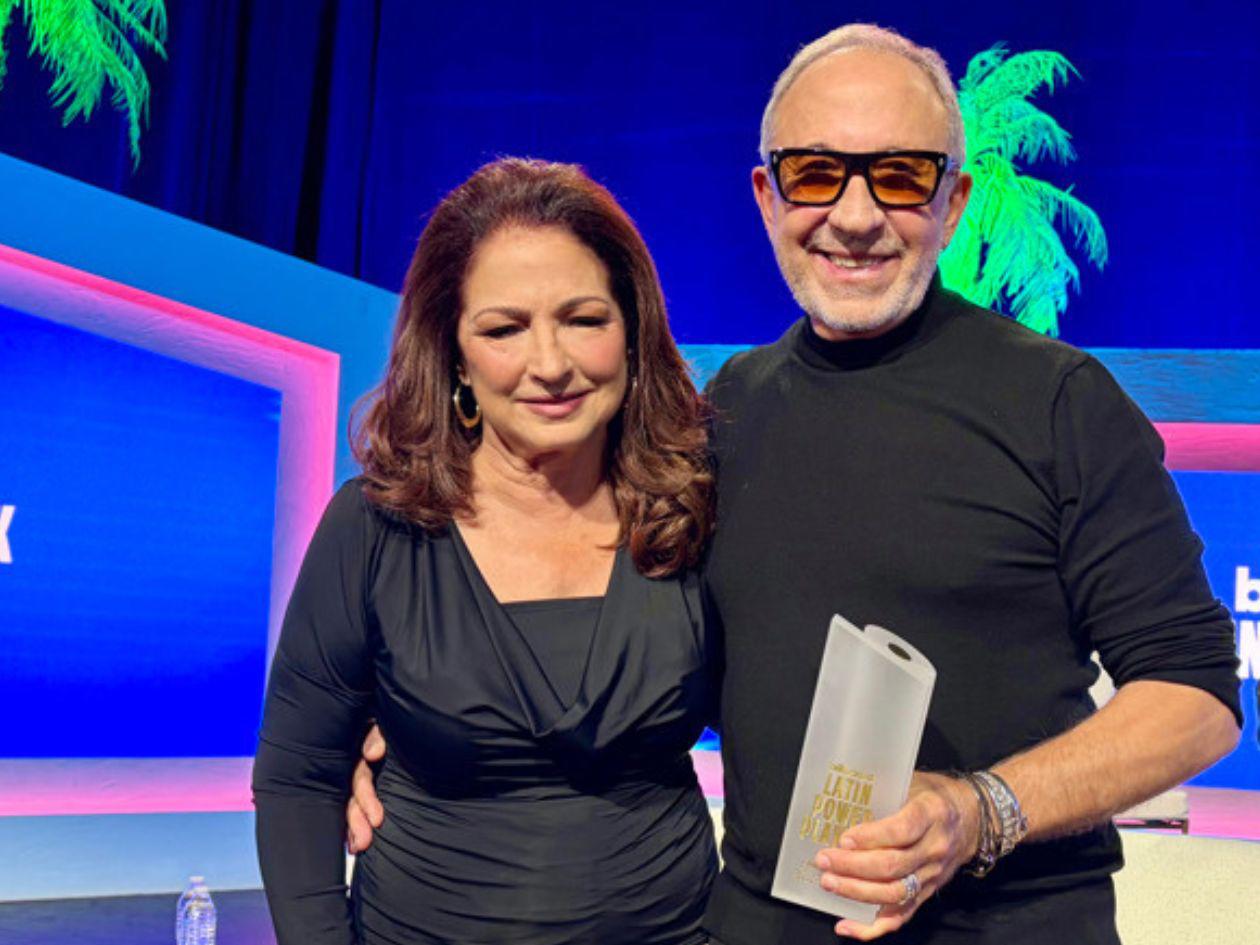 Emilio Estefan recibe el premio de productor del siglo de los Billboard Latinos