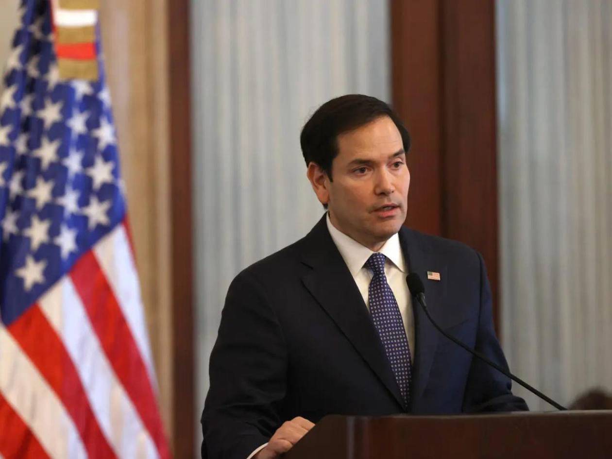 Impostor usa IA para hacerse pasar por Marco Rubio en busca de información sensible