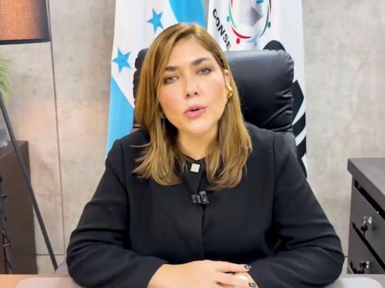 Hall asegura que el CNE avanza pese a riesgos: No me distraeré de mis responsabilidades