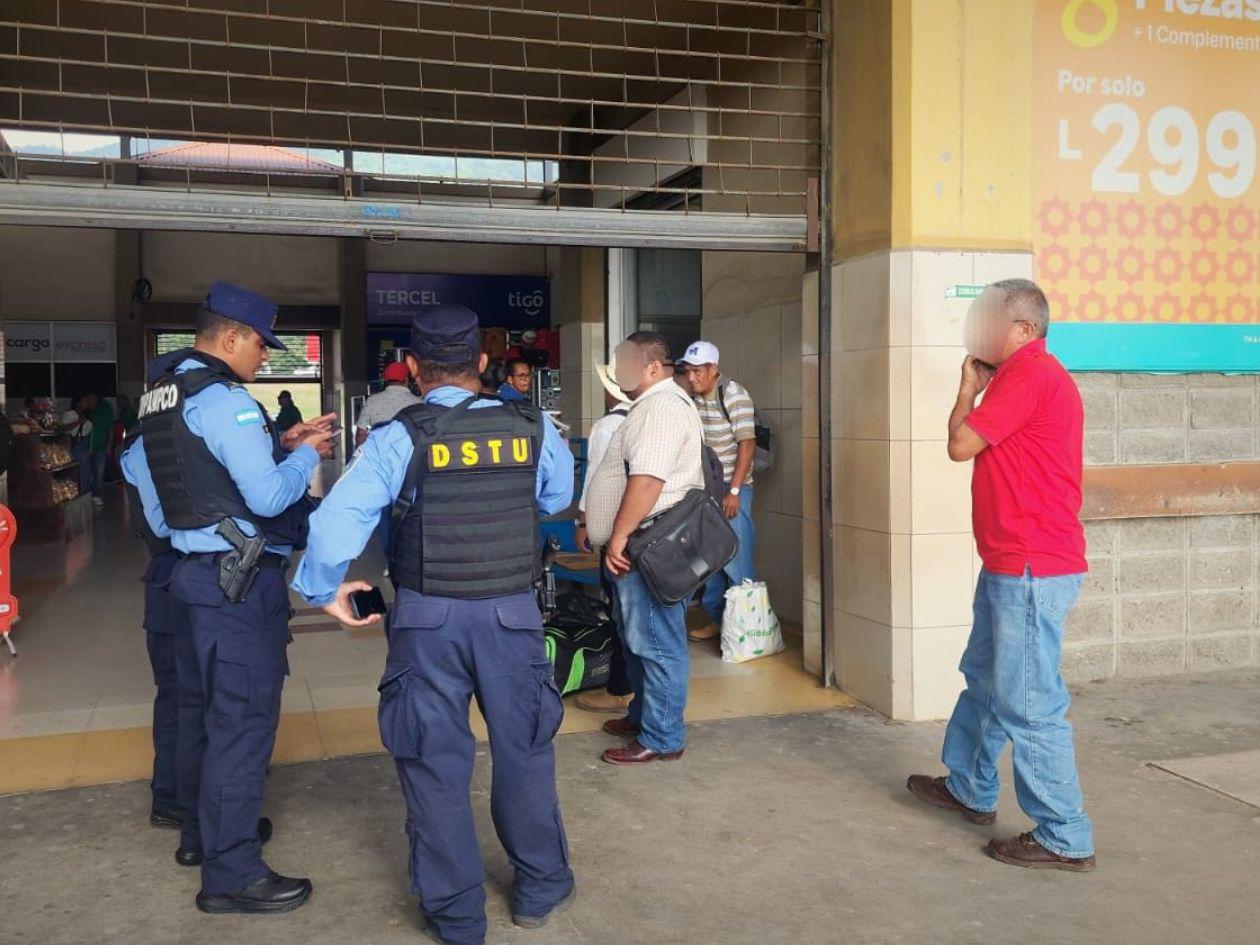 Intensifican operativos en paradas y Terminal de Buses en SPS