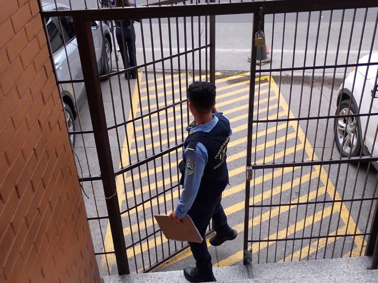 Agentes de la DPI entregan documentos en el CNE antes de sesión sobre el Trep