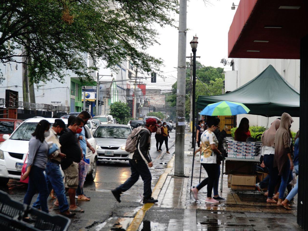 Ingresa onda tropical a Honduras