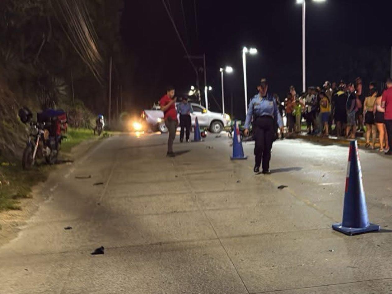 Tres jóvenes pierden la vida en choque de motocicletas en Roatán