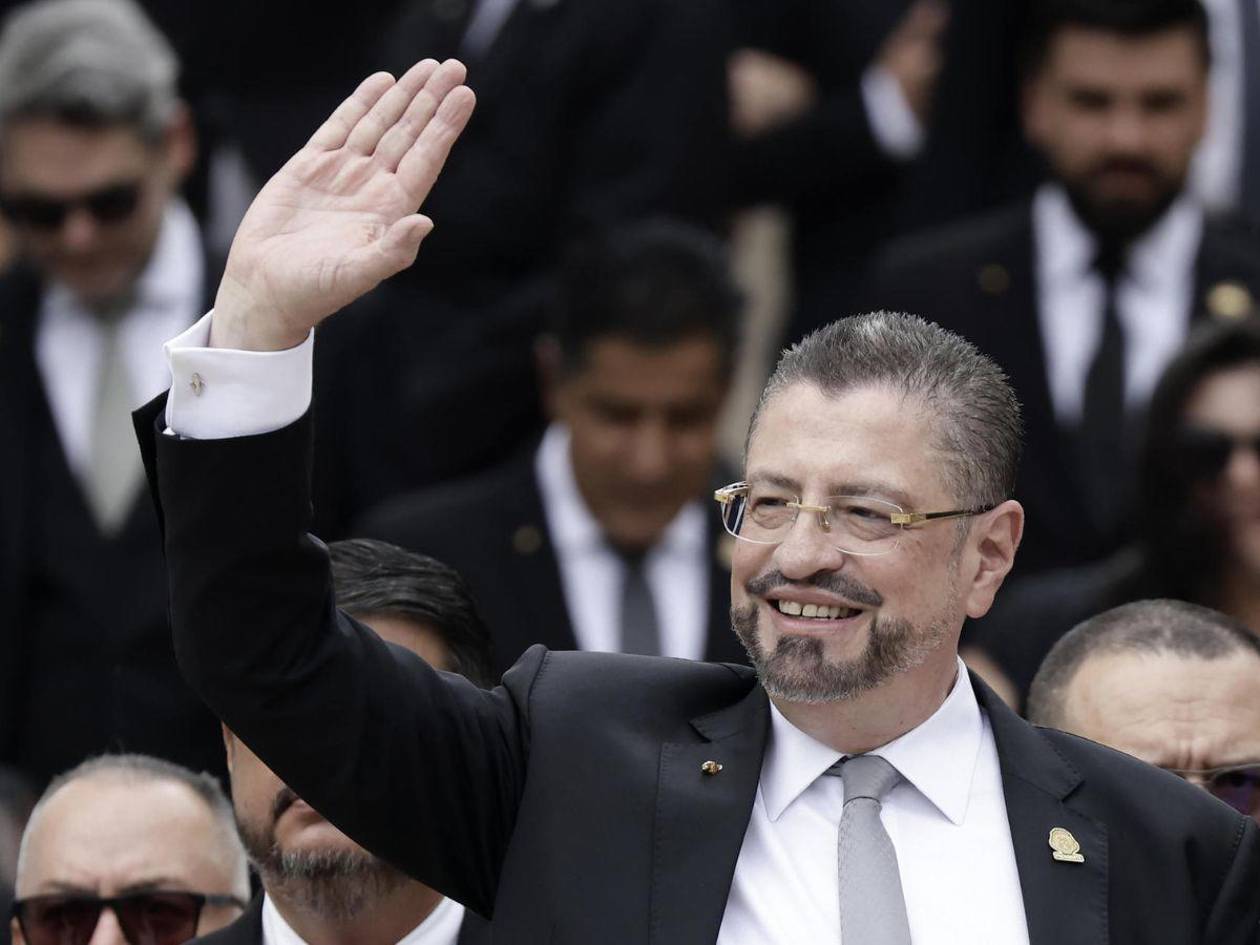 Presidente de Costa Rica dice que acusación penal en su contra es absurda