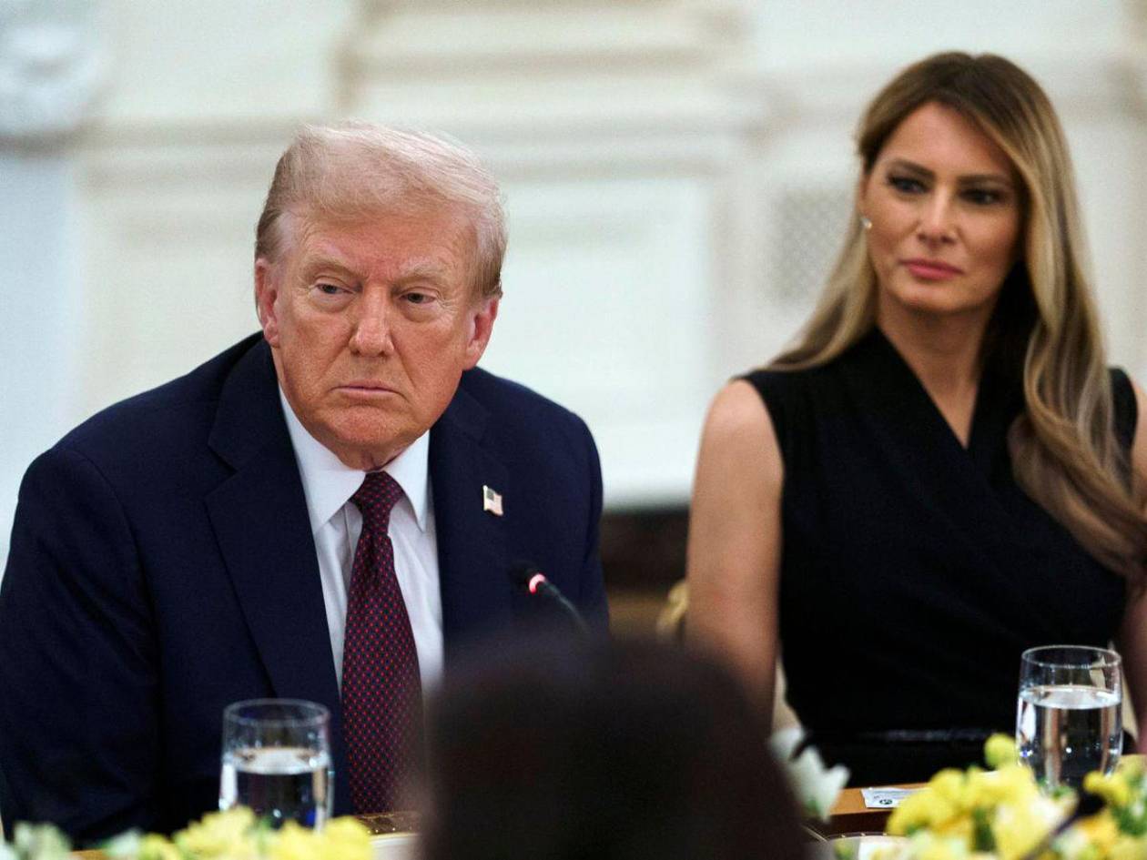 El Congreso obtiene dibujo que supuestamente Trump regaló a Epstein