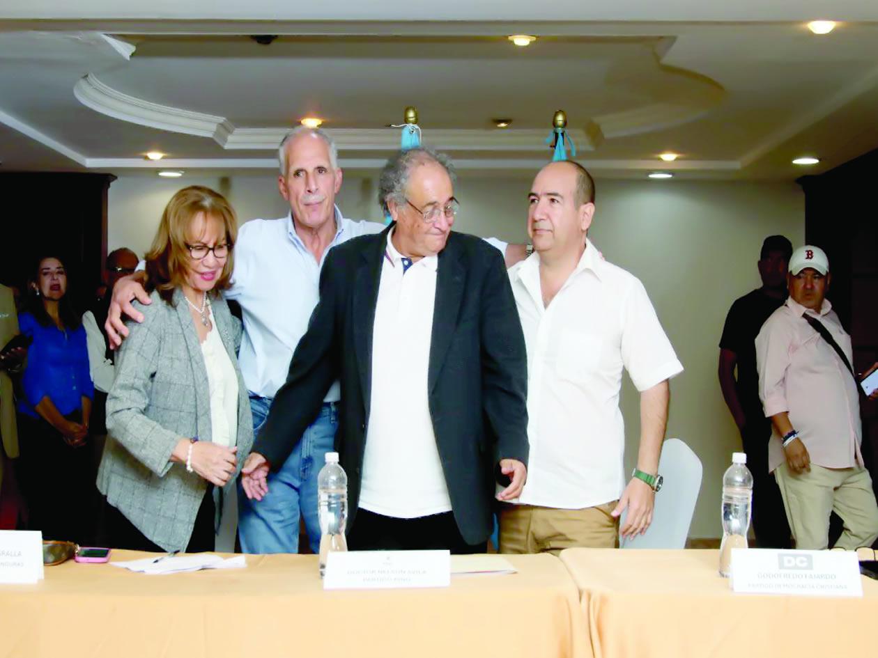 Alianza política: “Aquí no es un bipartidismo, somos partidos que luchamos por la democracia”