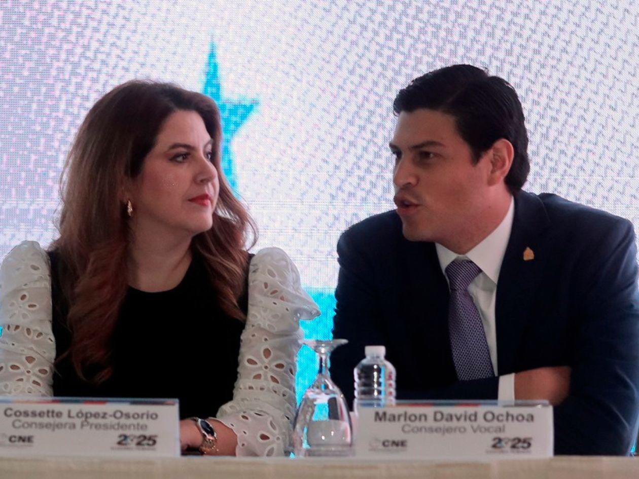 ¿Puede la presidenta del CNE convocar al consejero suplente ante la ausencia de Marlon Ochoa?