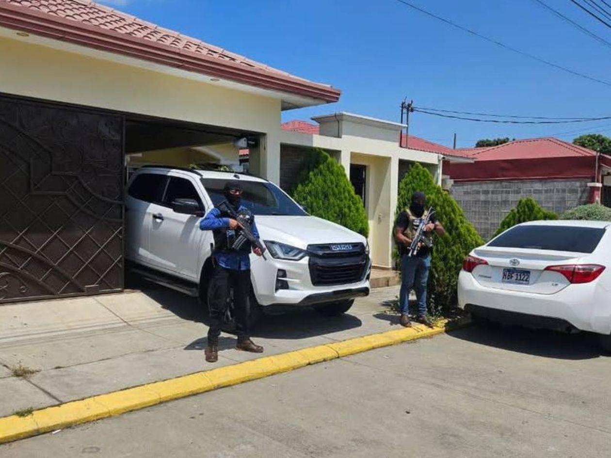 Caen dos de Los Olanchanos con armas en Costa Verde Villas 2