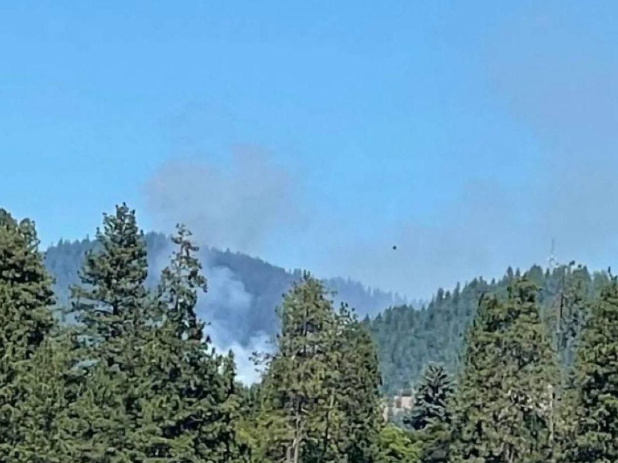 Al menos dos bomberos muertos por un tiroteo durante un incendio forestal en EEUU