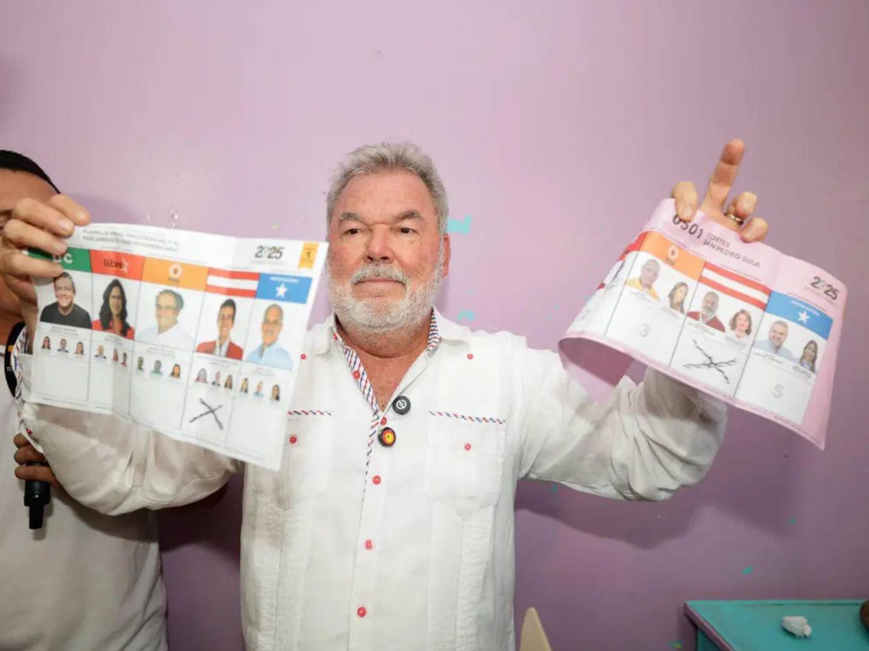 Roberto Contreras aclara que no le anularon el voto