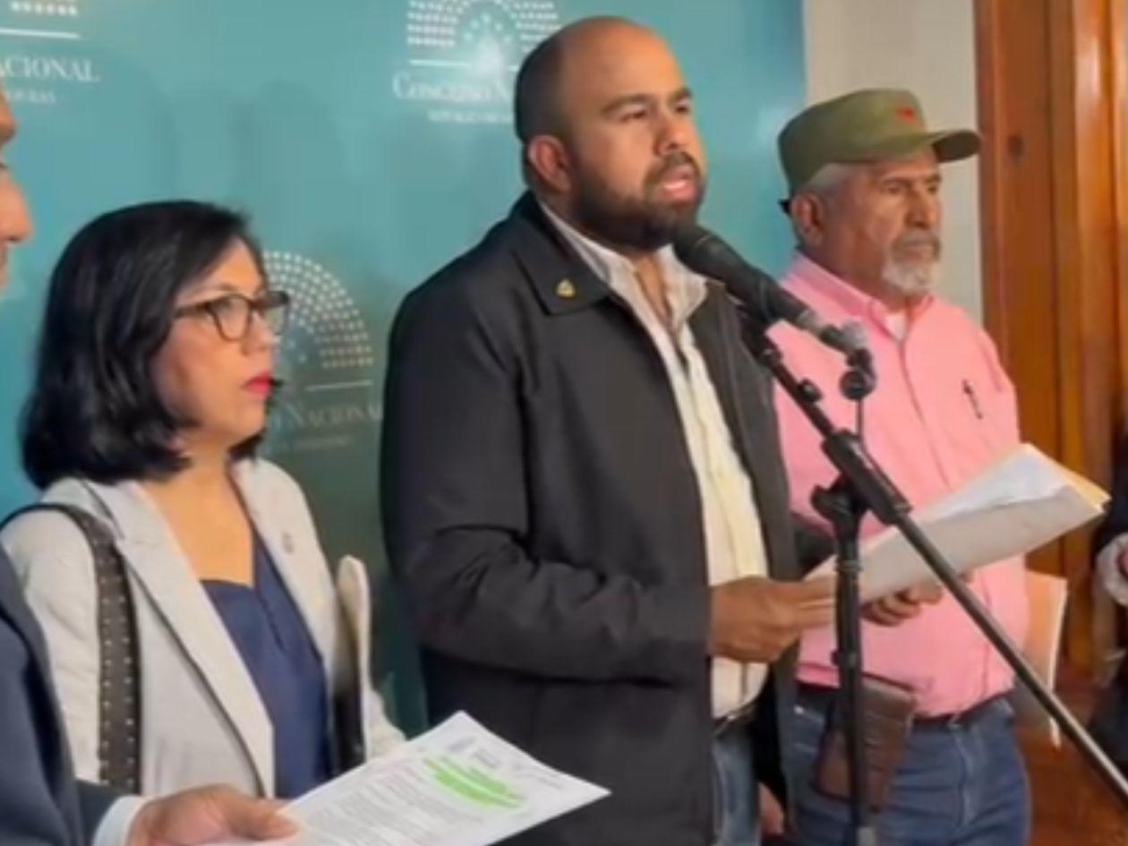 Rafael Sarmiento: “Estamos listos para cubrir las sesiones, no para ir a un pleno a hacer show