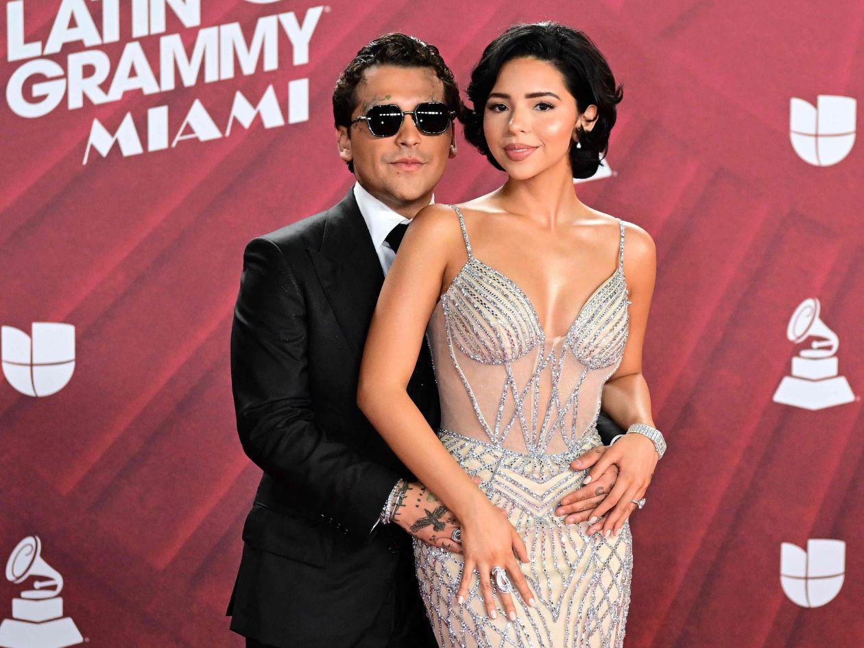 Ángela Aguilar presume una romántica pintura que le regaló Nodal