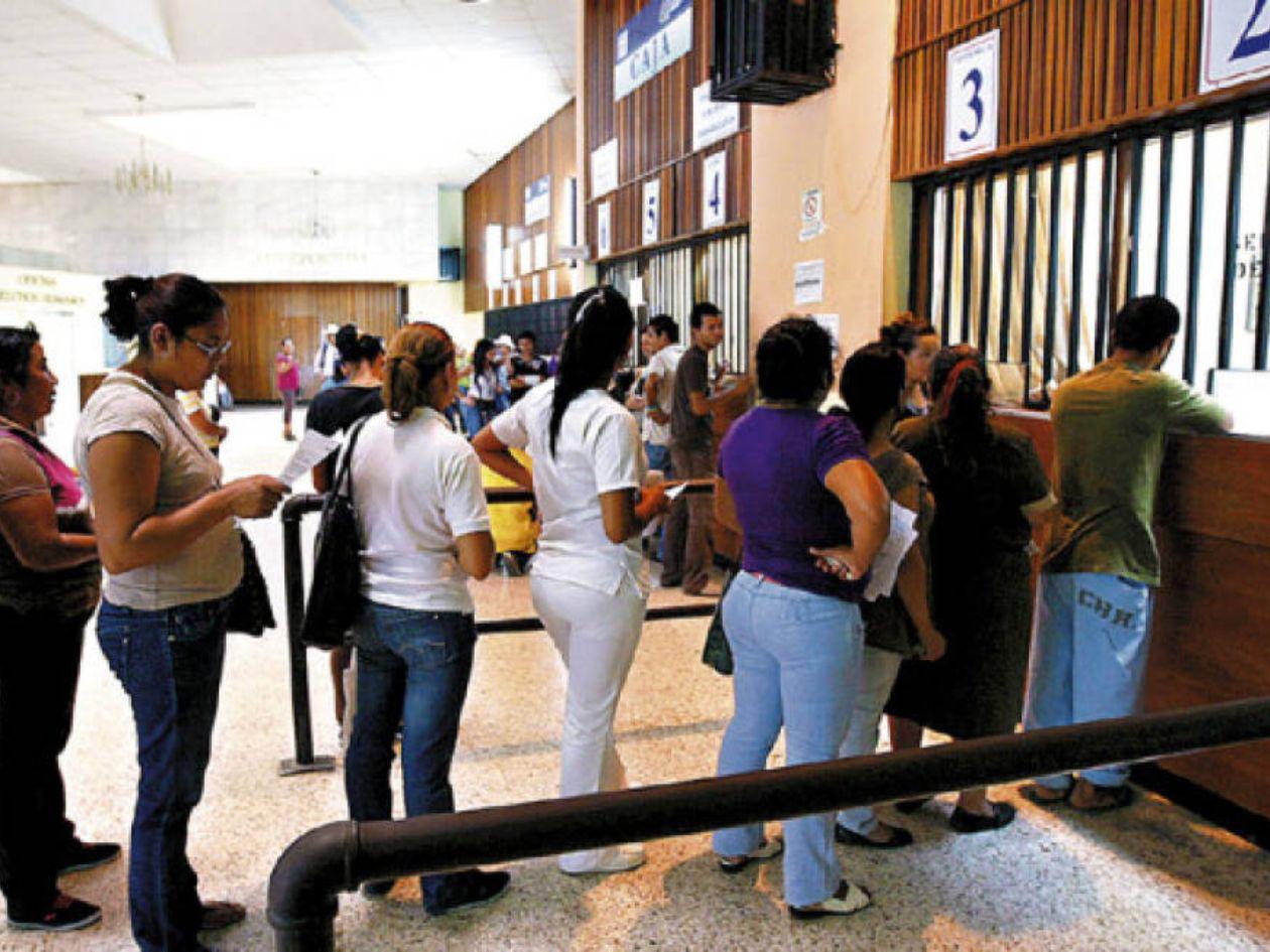 Alertan sobre la falta de transparencia en compra directa de medicamentos