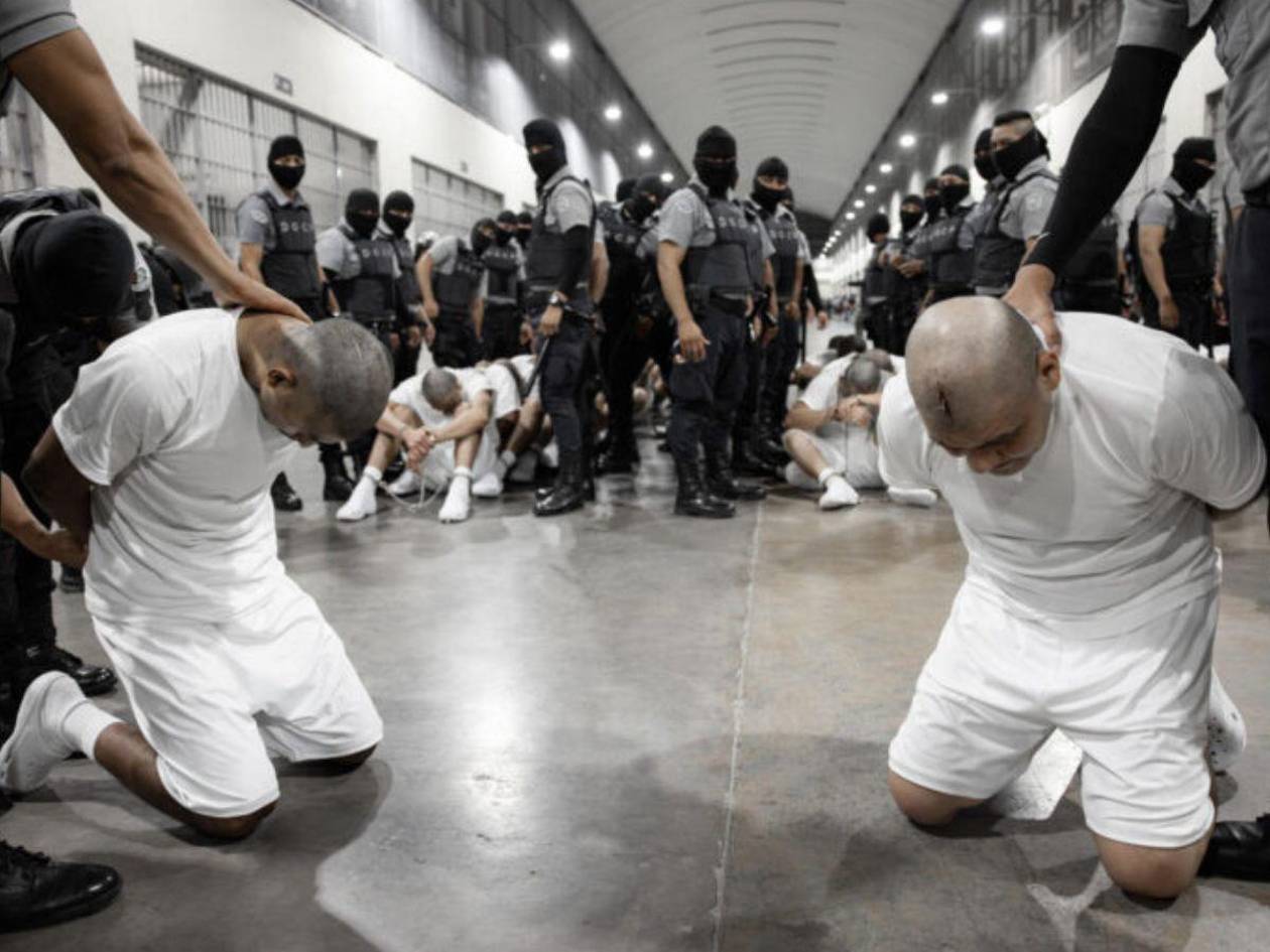 Trump agradece a Bukele por ayudarle a encarcelar a tantos criminales