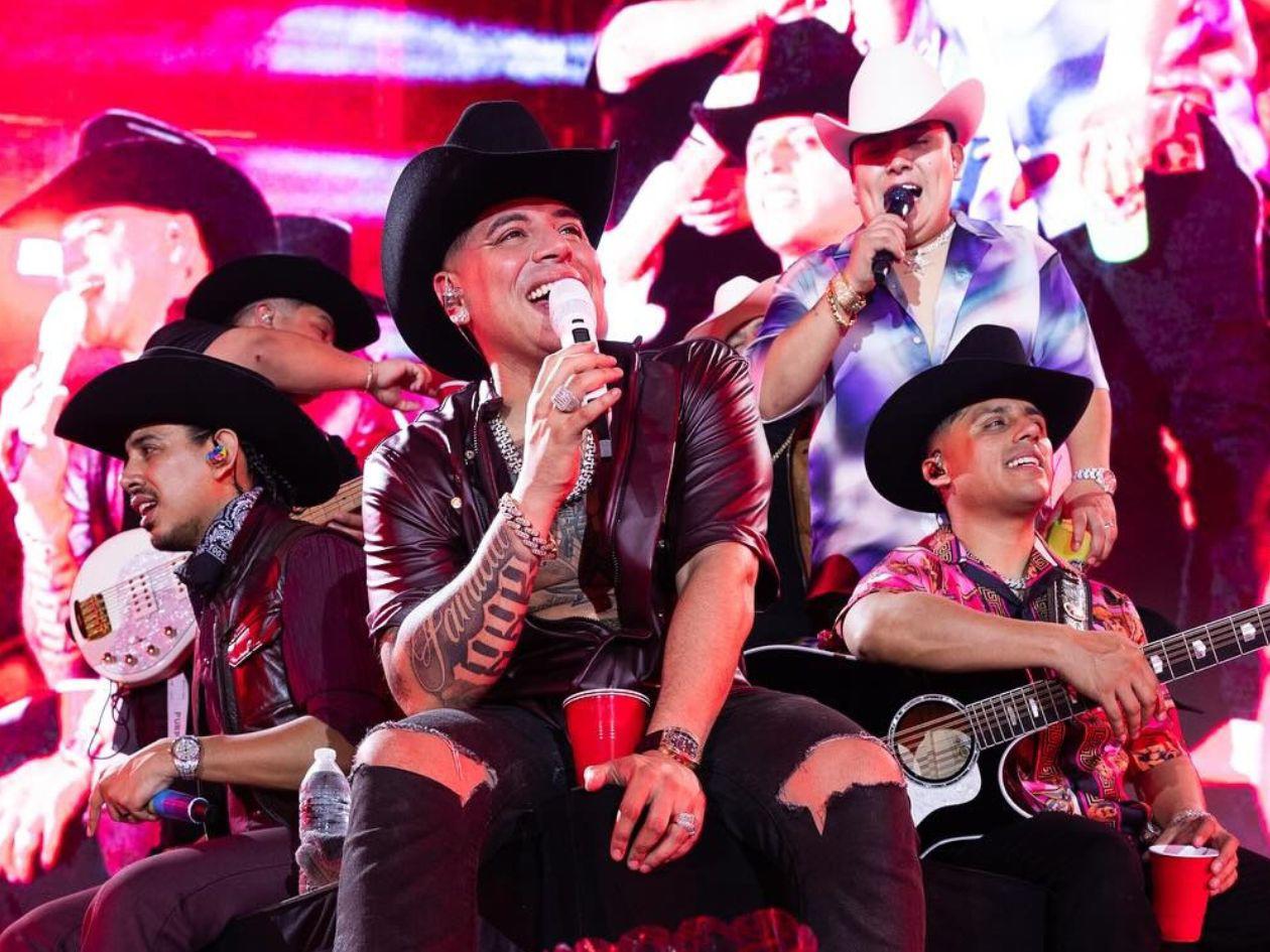 Grupo Firme se desmarca de corridos y apoya a la presidenta de México