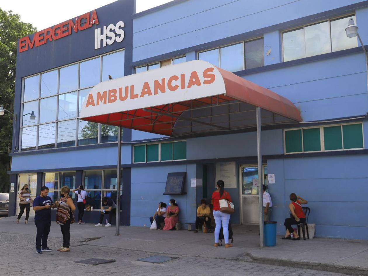 Luego de 18 años cambian aires acondicionados en el IHSS