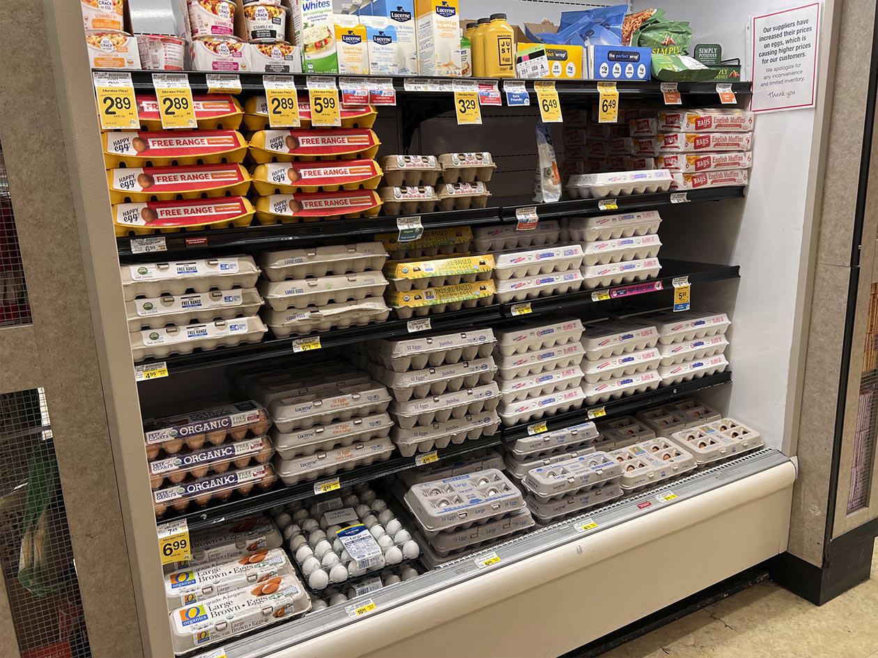 ¿A qué se debe la escasez de huevos en Estados Unidos?