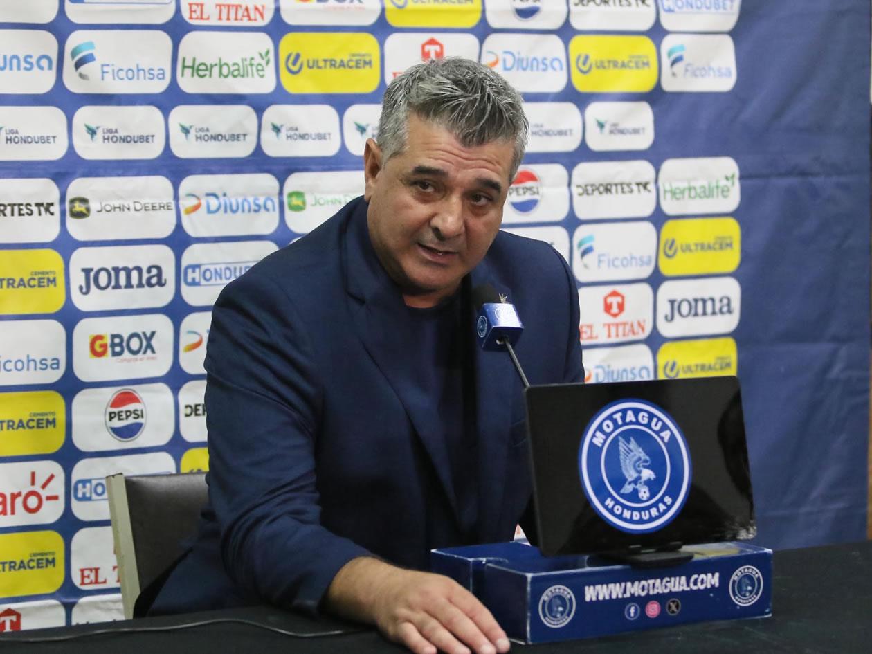 Diego Vázquez arremete contra Real España: Hicieron tiempo en todo el partido