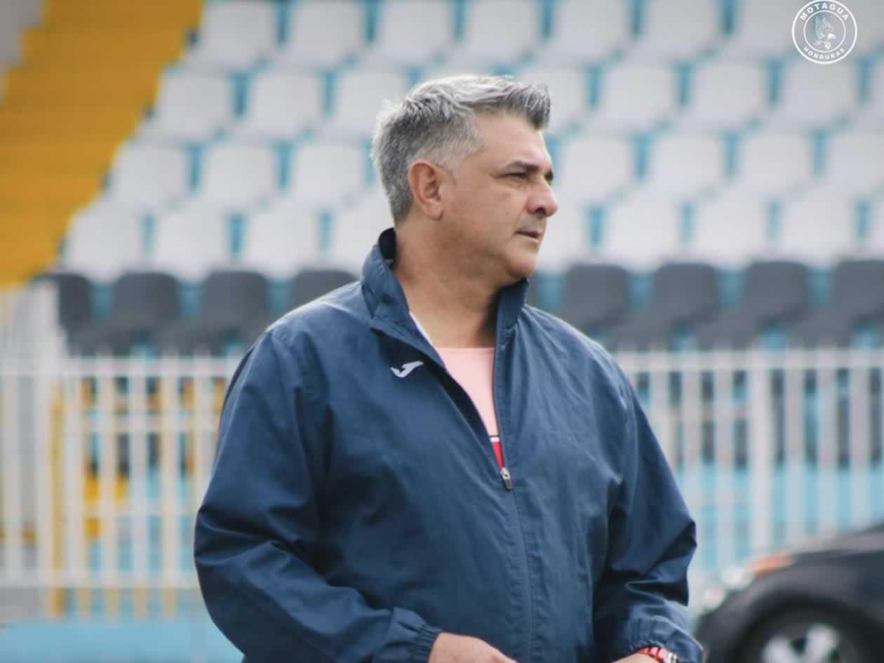 Diego Vázquez vuelve a sacar pecho por la Concacaf y felicita a Herediano