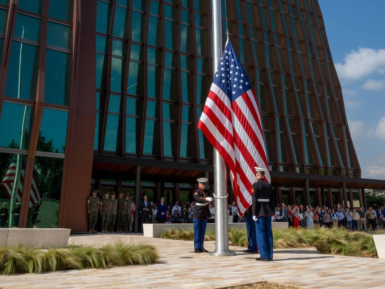 Embajada de EEUU en Tegucigalpa reanuda sus servicios consulares