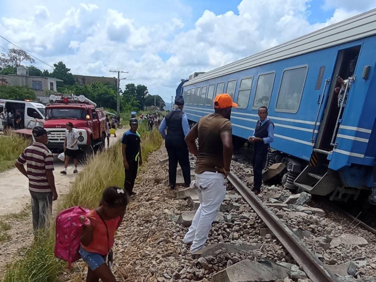 Varios heridos tras el descarrilamiento de un tren procedente de  Guantánamo
