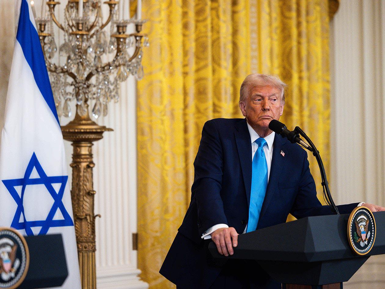 Trump sugiere que Estados Unidos asuma control de Gaza