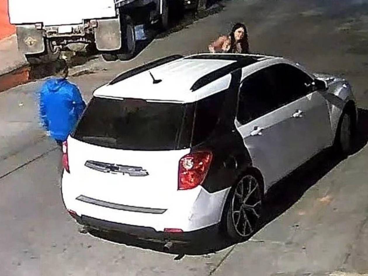 Hombre mata a su expareja en plena vía pública con un rifle AR-15 en Guadalajara