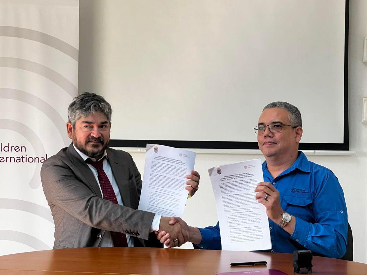 Unah Campus Cortés  firma convenio con Children International Honduras