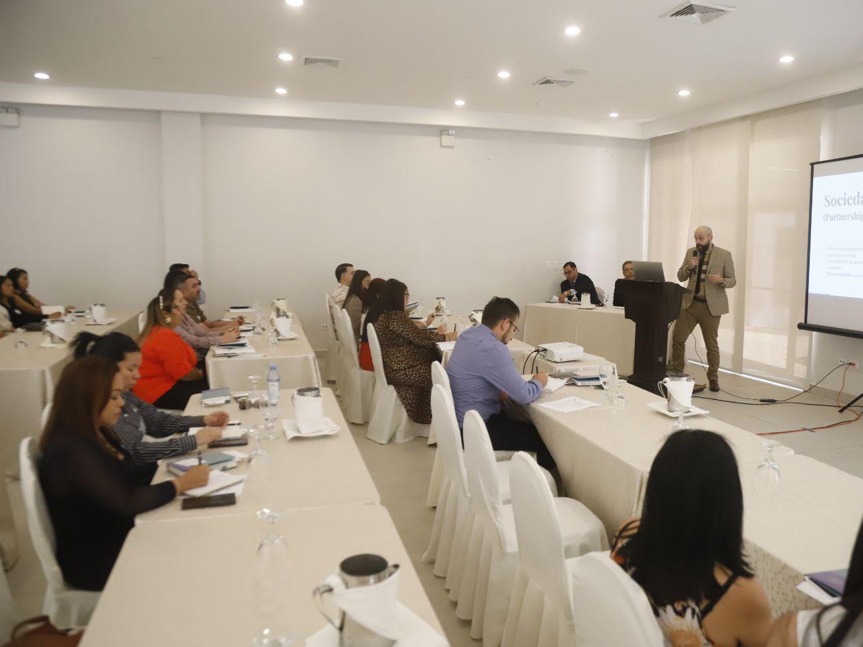 Hondureños necesitan alrededor de $100,000 para crear una empresa en Estados Unidos